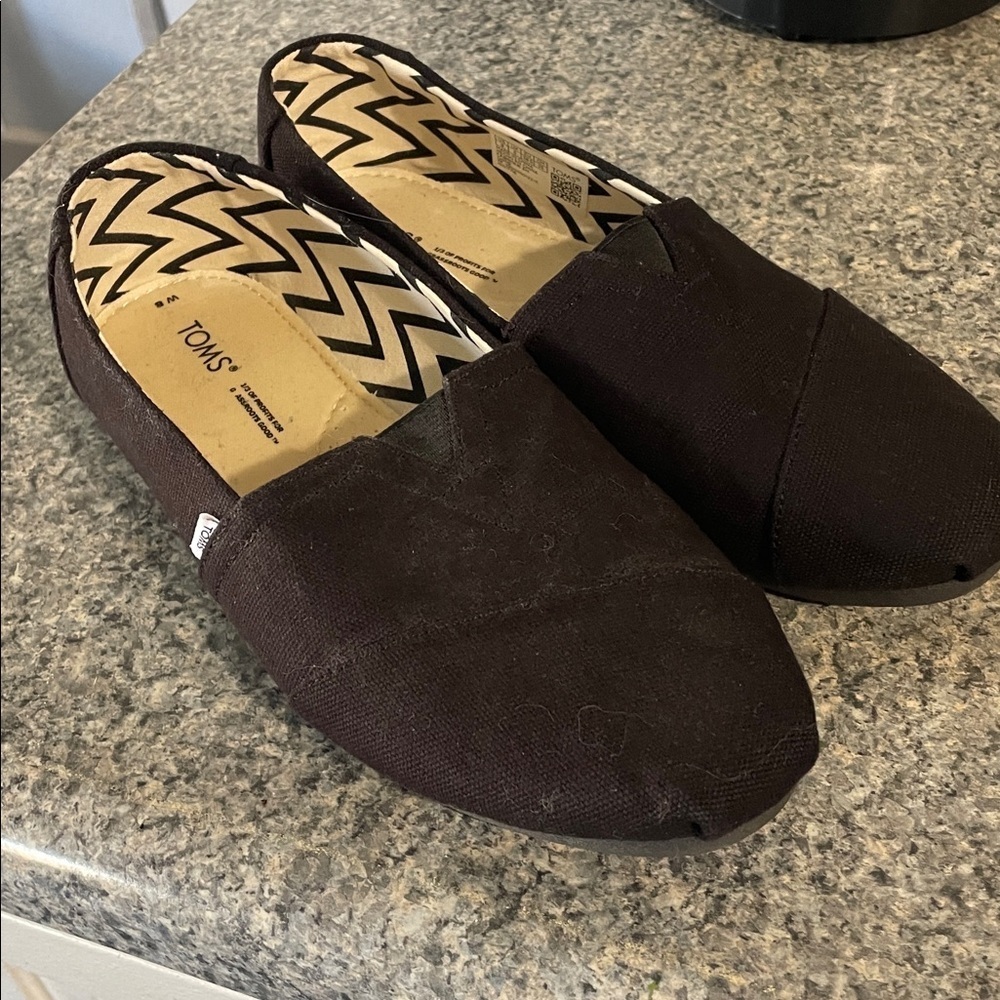 TOMS Classic Black Canvas Loafers